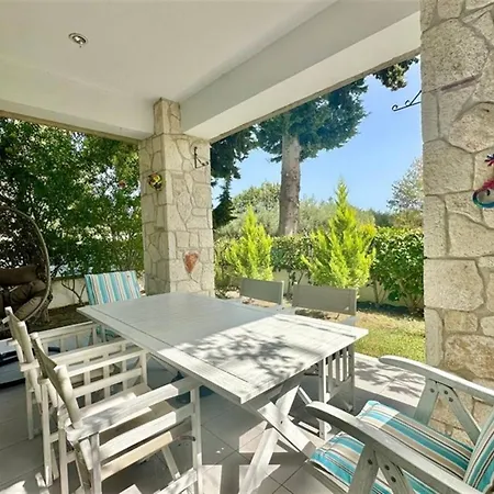 Brina House 3 Bedrooms 8 Guests Pefkochori