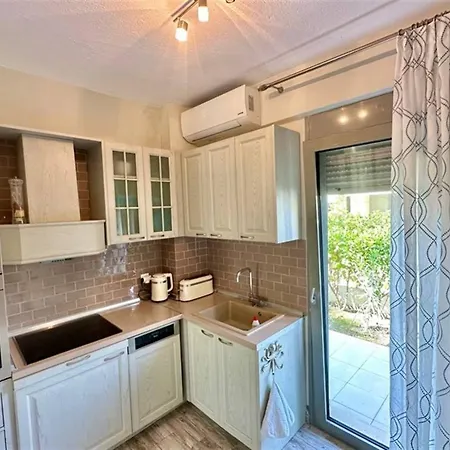 Holiday home Brina House 3 Bedrooms 8 Guests